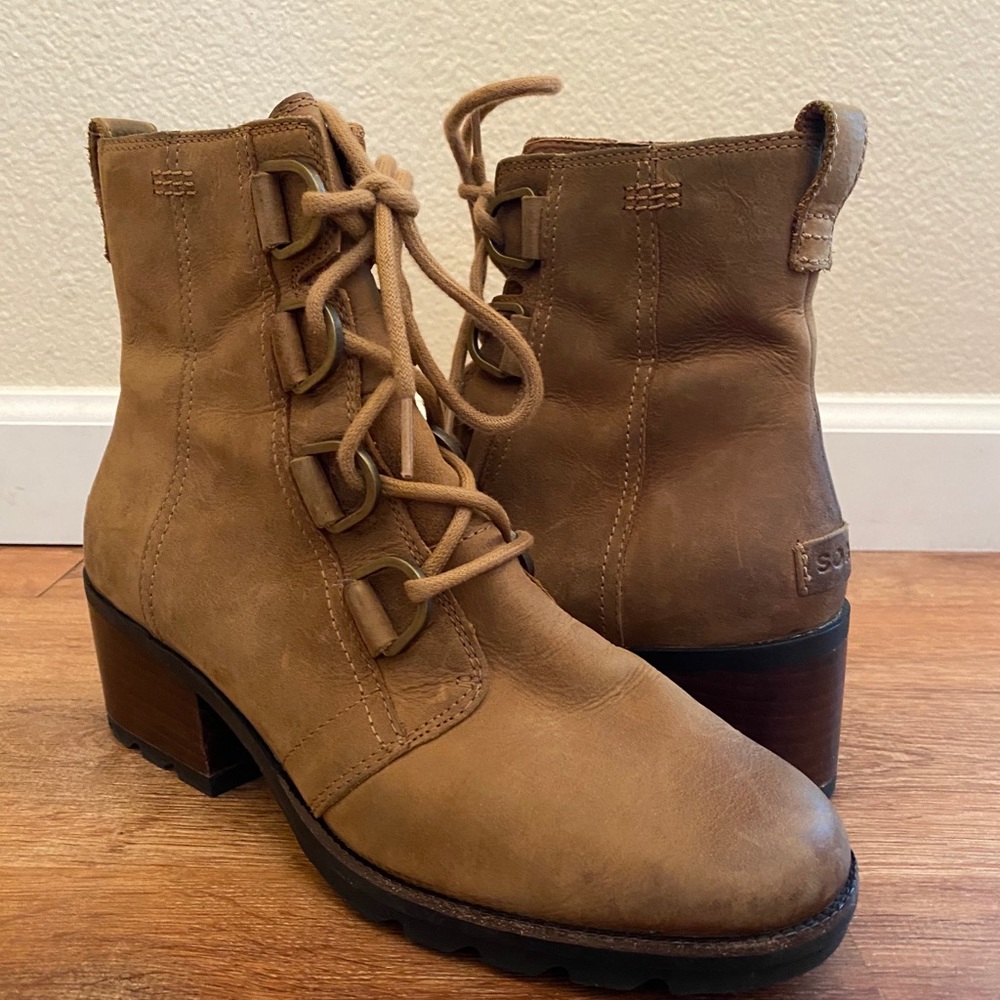 Sorel Cate Barely Worn Lace Up Boots Size 9
